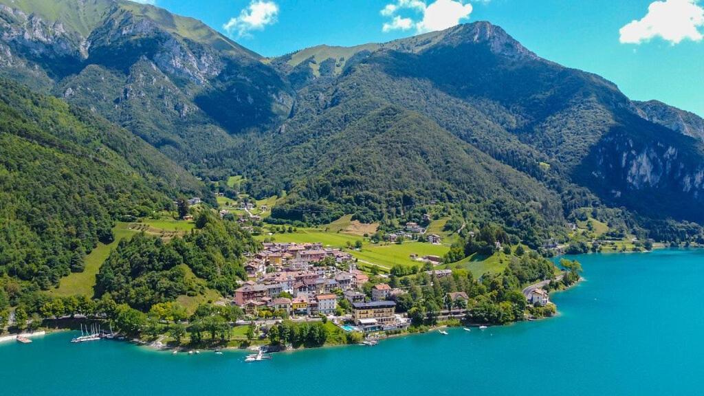 Casa Monica Ledro Attico Apartman Mezzolago Kültér fotó
