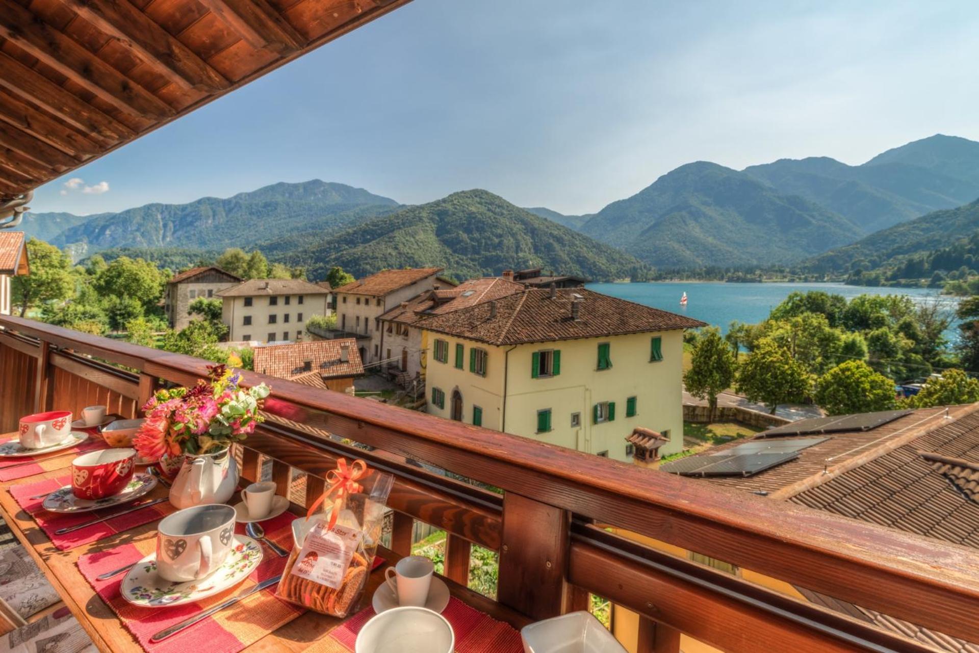 Casa Monica Ledro Attico Apartman Mezzolago Kültér fotó